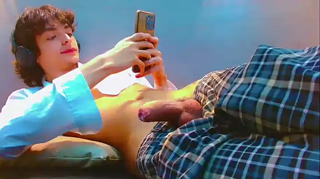 Sr_BonnyEthan's cam snapshot