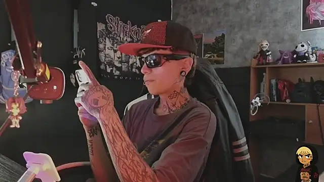 AcidMilo's cam snapshot