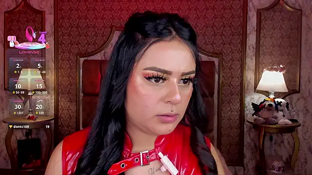 SoffiQueen live sex cam