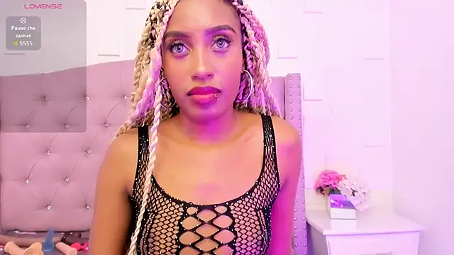 LyndaJones's cam snapshot