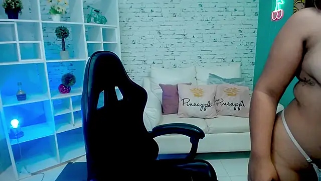 esmeralda_cuisman's cam snapshot