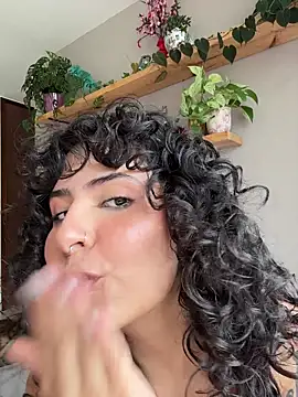 SugarTroubl33 live sex cam