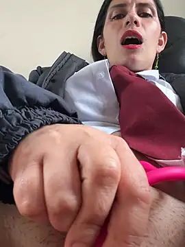 Alysson-- live sex cam