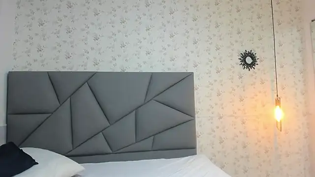 nicollandjhon live sex cam