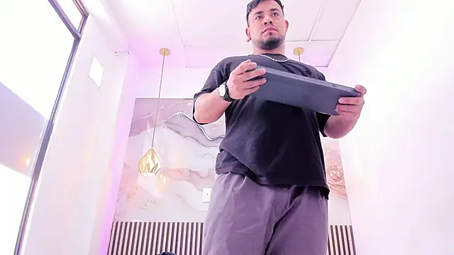 BrianMalonee live sex cam