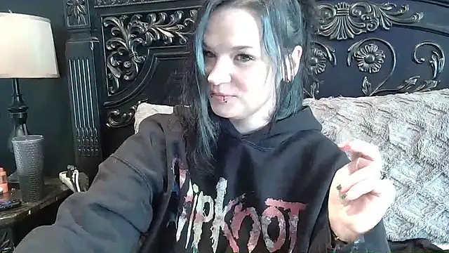 CherryWilde's cam snapshot