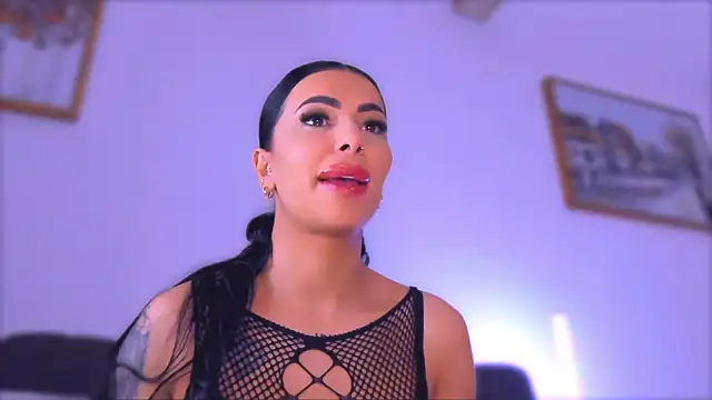 Moonamour live sex cam