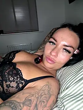 BELLABLACKXUK live sex cam