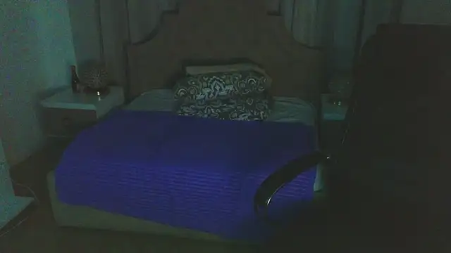 M_I_A_M_I_A's cam snapshot