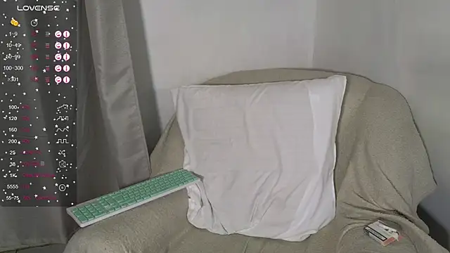 Emily_Glosss's cam snapshot