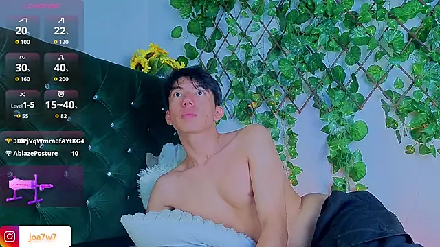 Levii_Ackermann live sex cam