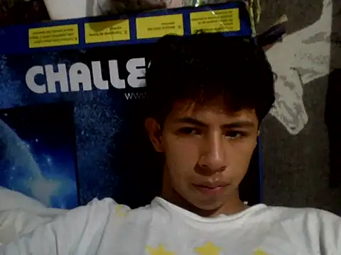 Carlos_Albert02's cam snapshot