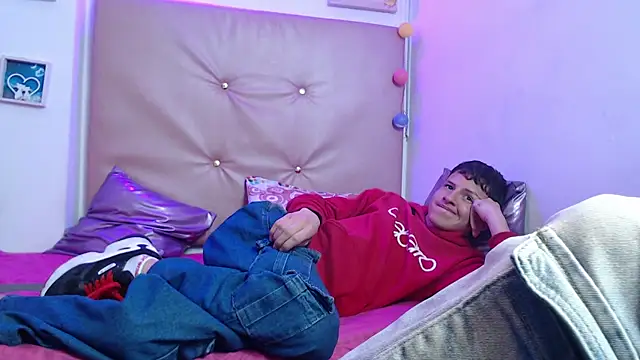 iam__lukas__'s cam snapshot