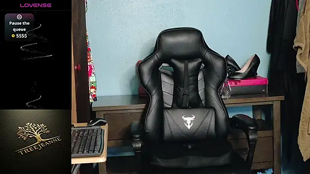 TreeJeanne's cam snapshot