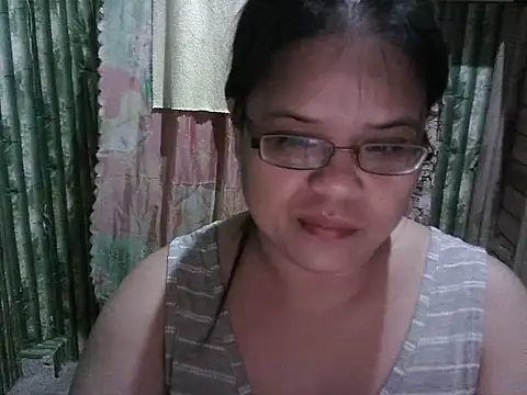 Hotty_babe23's cam snapshot