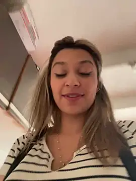 Isabella_Varella's cam snapshot