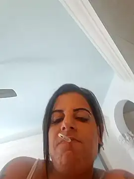 Alexis21821 live sex cam