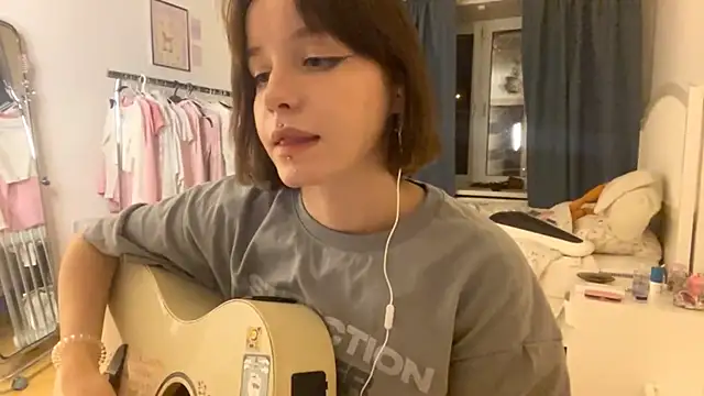 KatiCropley's cam snapshot