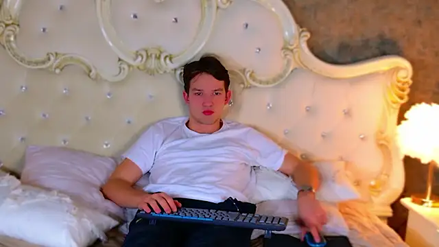 JamesRaww's cam snapshot