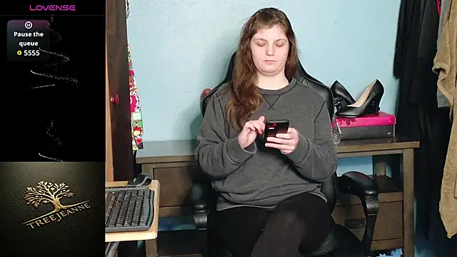 TreeJeanne's cam snapshot