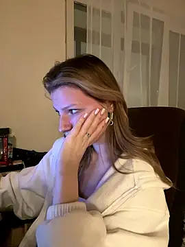 MaryHiggins live sex cam