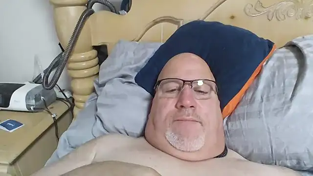 Bigbear0563 live sex cam