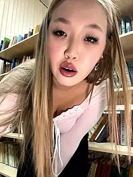 Aiko_Yumi live sex cam