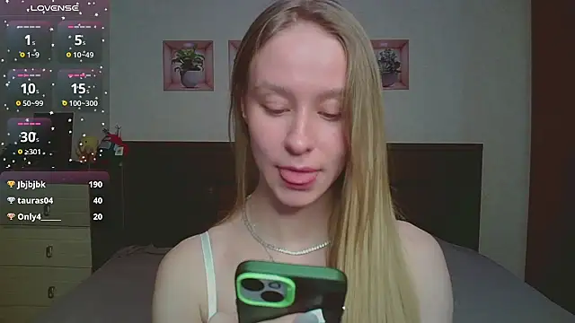 Lily__Devil's cam snapshot