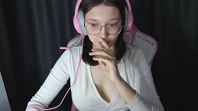 Pink-Aura-'s cam snapshot