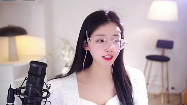 Ocean--Lili live sex cam