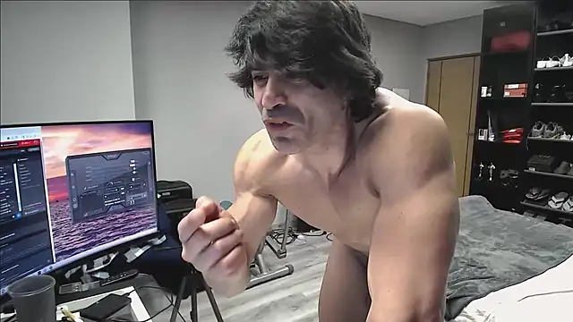 latinoo23bom live sex cam