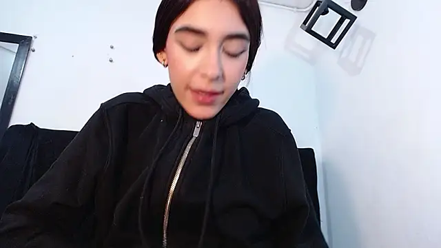 srta_luciana's cam snapshot