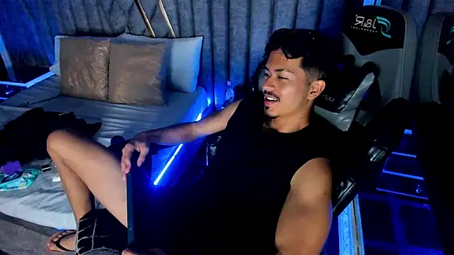 NicolaiKarav live sex cam