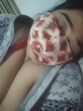 momo_loves's cam snapshot