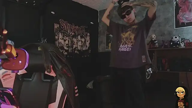 AcidMilo live sex cam