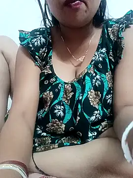 Priya_2222's cam snapshot