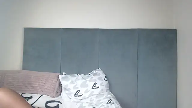 Jah-Queen's cam snapshot