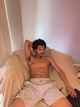 TRILLAHUNG live sex cam