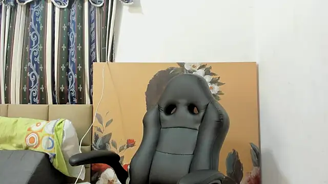 lilybaudyn_'s cam snapshot