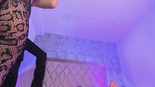 DerryAndIzzy's cam snapshot