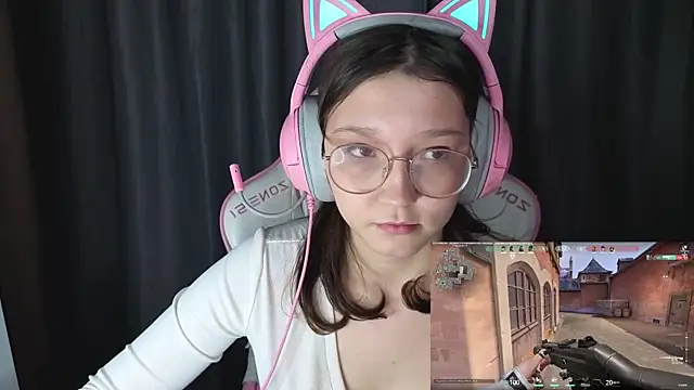 Pink-Aura-'s cam snapshot