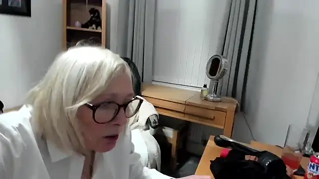 Victoria68xx live sex cam