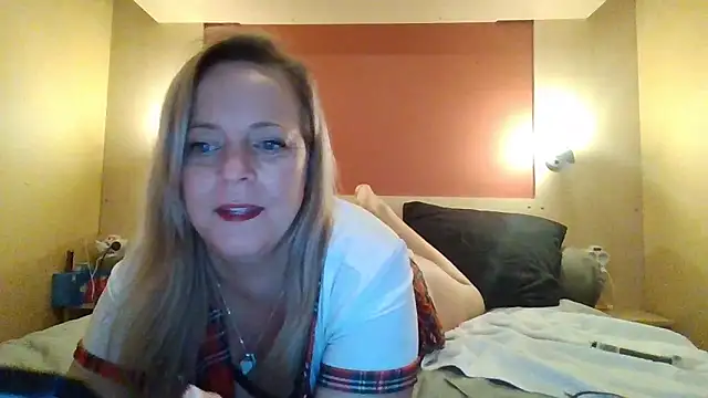 Miss-Chupagirly live sex cam