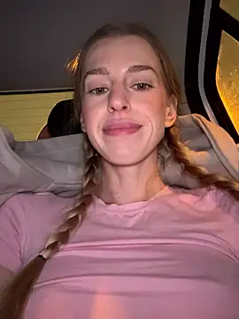 kira_mia live sex cam