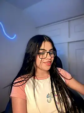 PrettyDafnne's cam snapshot