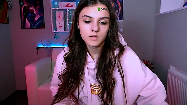 lisa_dark_'s cam snapshot