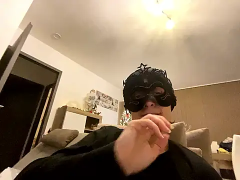 Marilou1983 live sex cam