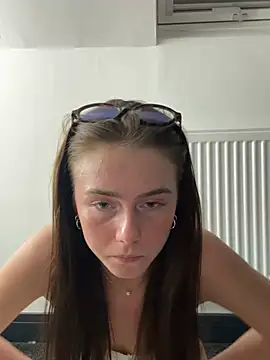 Naughty_leigh_ live sex cam