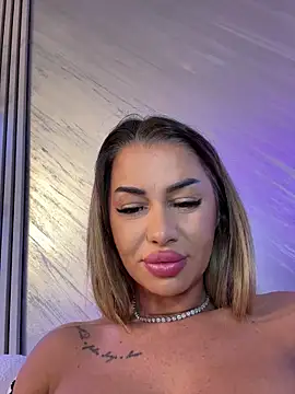 KirstieVegas live sex cam