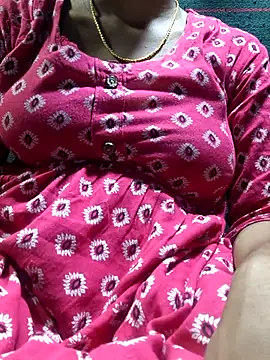 call_me_ammulu099's cam snapshot